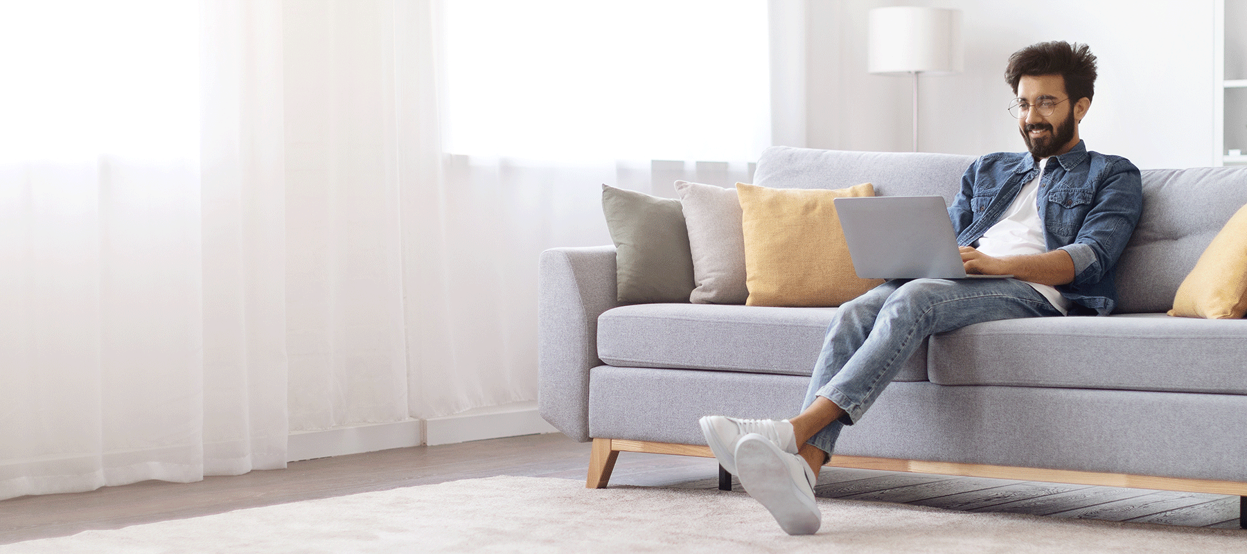 استعن بأفضل المواهب من <span>أي مكان وفي أي وقت</span>