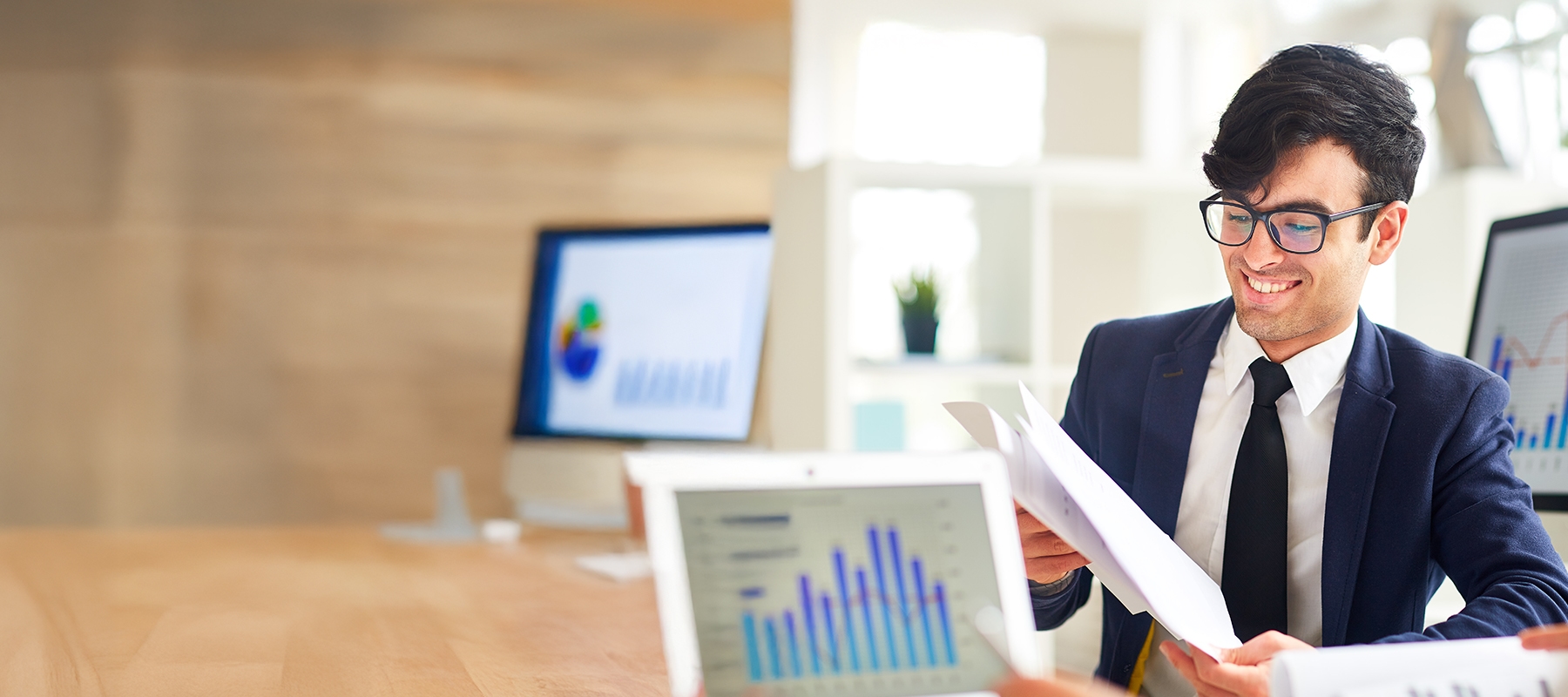 ابحث عن خبراء البيانات الذين يحوّلون الأرقام إلى رؤى تغير قواعد اللعبة